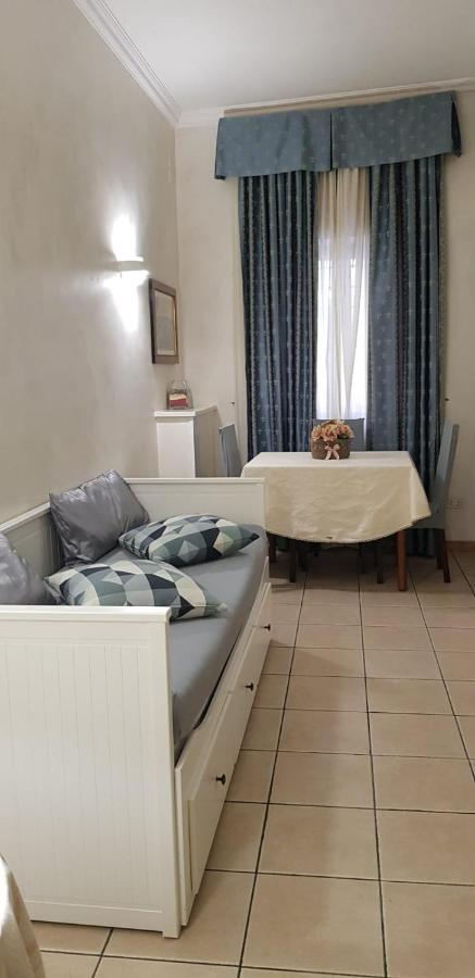 Apartment Julia Guesthouse Roma Dış mekan fotoğraf